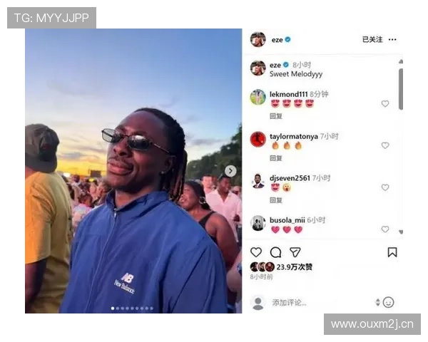 埃泽晒休闲美照尽显自在风姿悠然生活以舒服节奏为中心