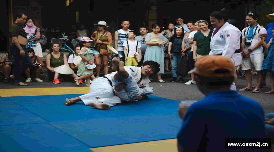 竞技宝官网网站力量源自团结，奋斗点亮梦想！